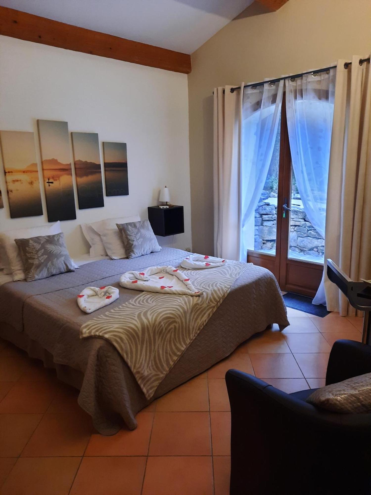 Villa Asunda B&B Spa & Sauna, Chambres D'Hotes Saint-Maximin Eksteriør bilde